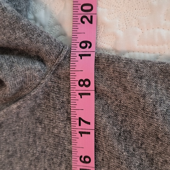 Banana Republic Luxury Cashmere Blend Gray Long Sleeve Sweater size M - Picture 7 of 11